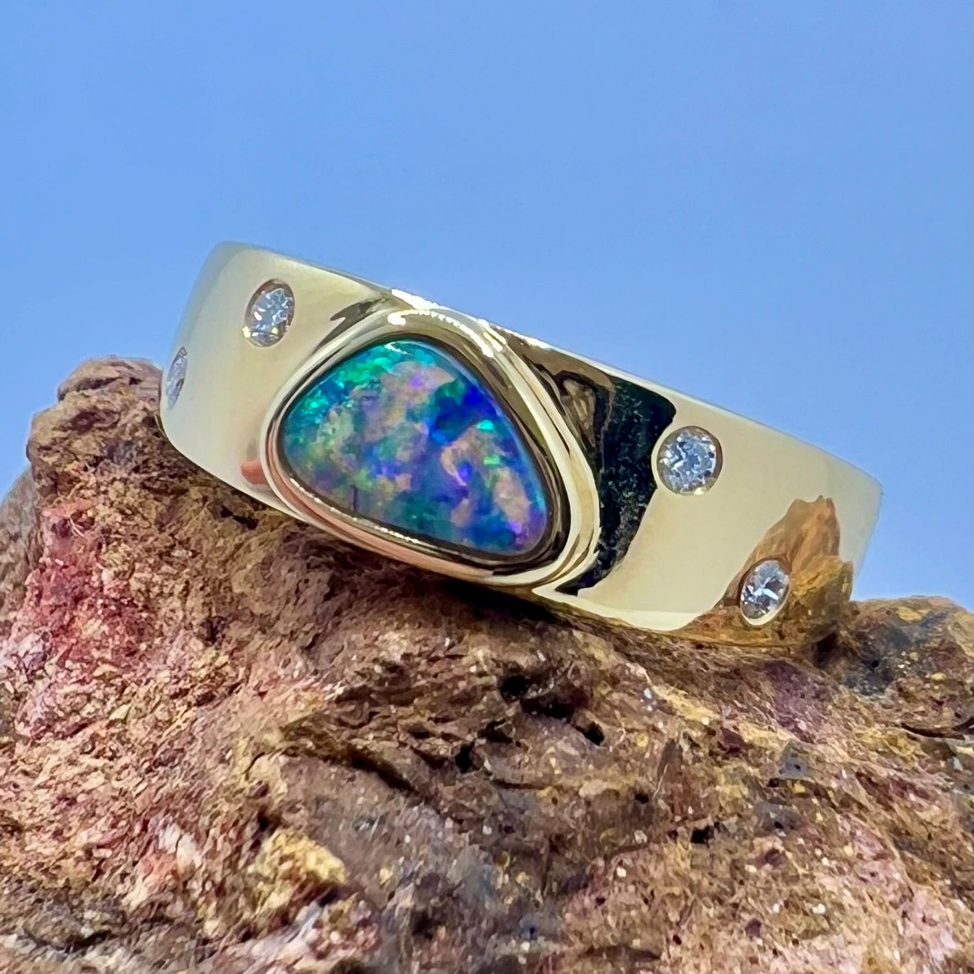 Sierra 18K Gold Ring